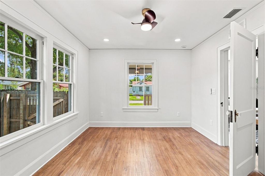 Image 41 of property listing at 315 W HILDA STREET, Tampa, FL 33603