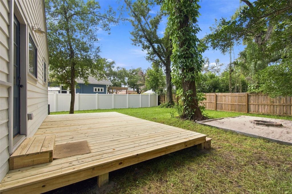 Image 49 of property listing at 315 W HILDA STREET, Tampa, FL 33603