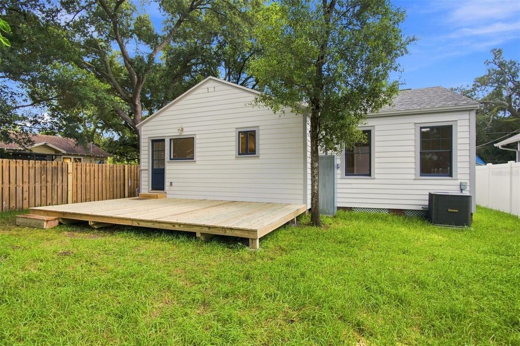 Image 51 of property listing at 315 W HILDA STREET, Tampa, FL 33603