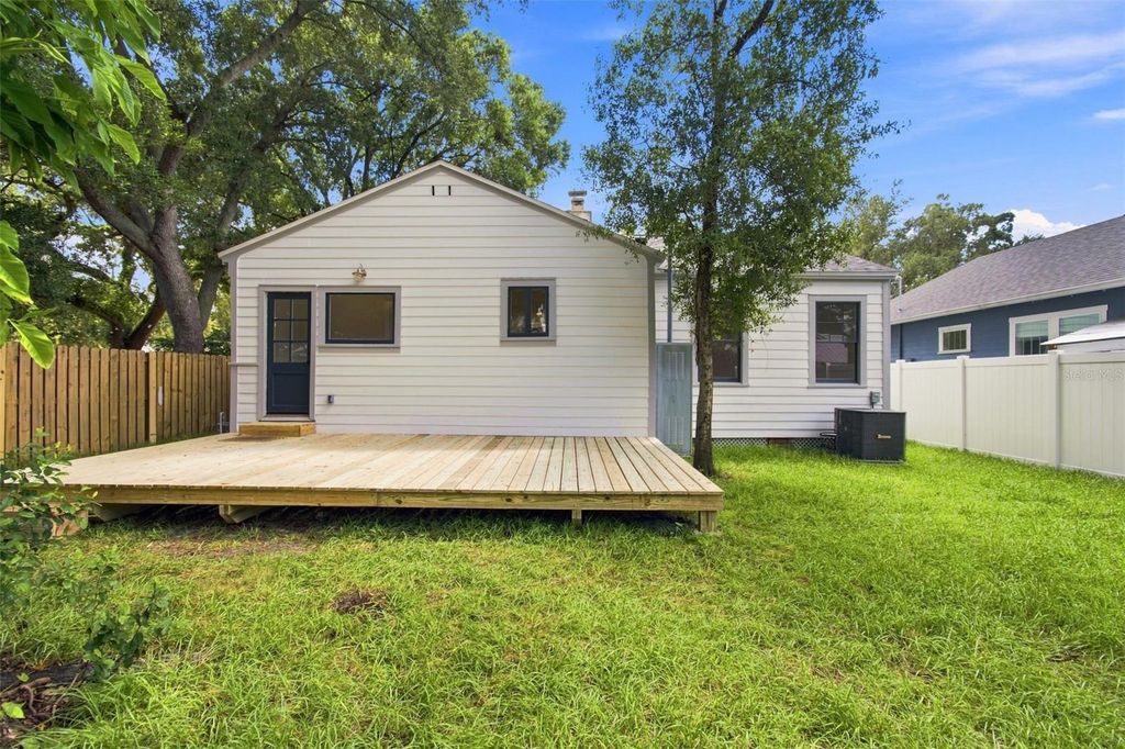 Image 52 of property listing at 315 W HILDA STREET, Tampa, FL 33603