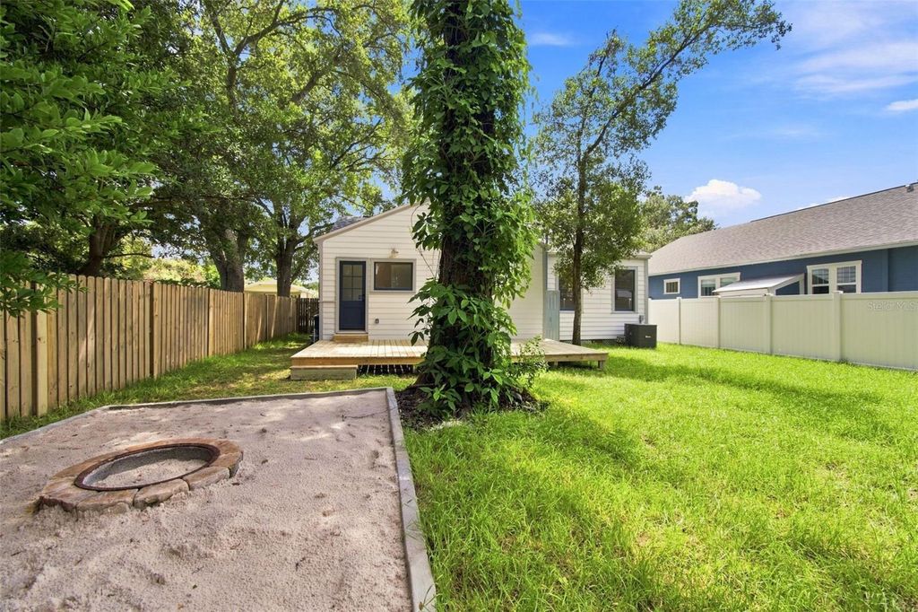 Image 53 of property listing at 315 W HILDA STREET, Tampa, FL 33603