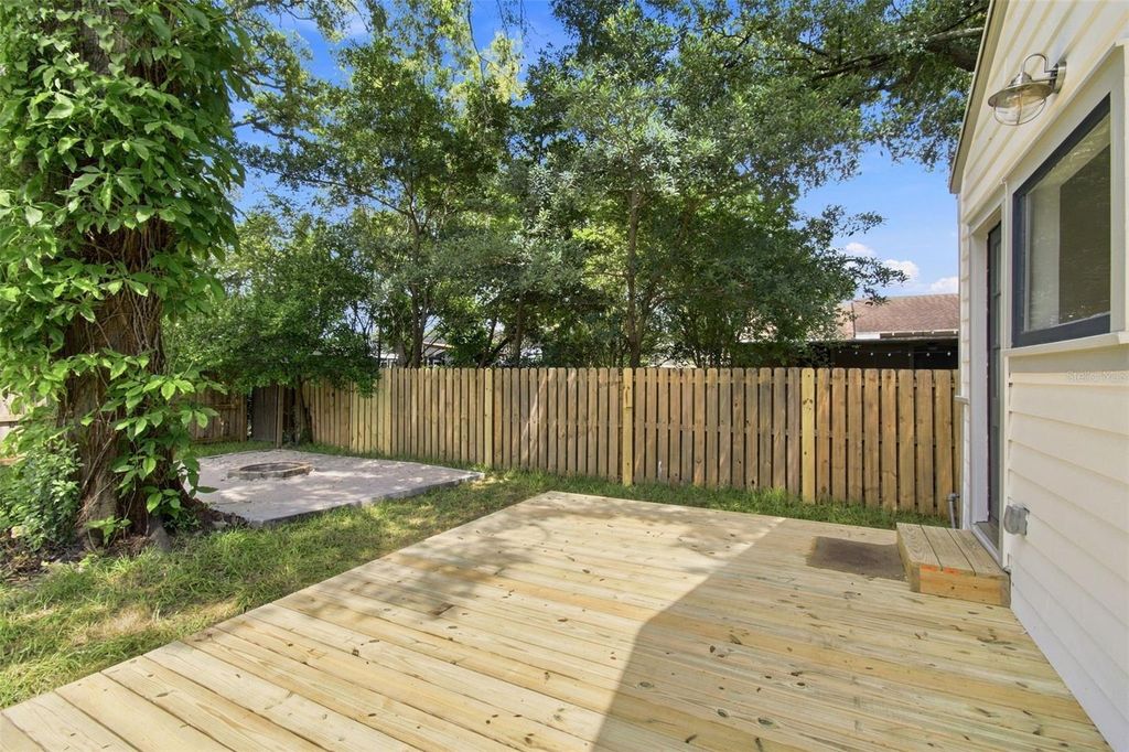 Image 55 of property listing at 315 W HILDA STREET, Tampa, FL 33603