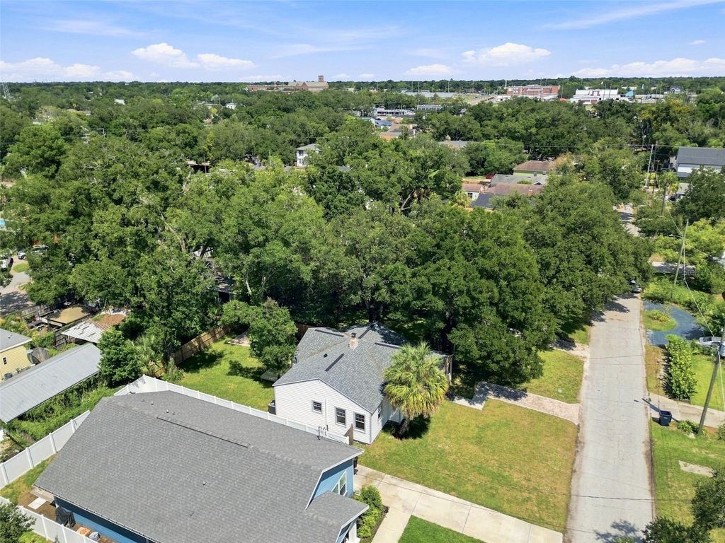 Image 57 of property listing at 315 W HILDA STREET, Tampa, FL 33603