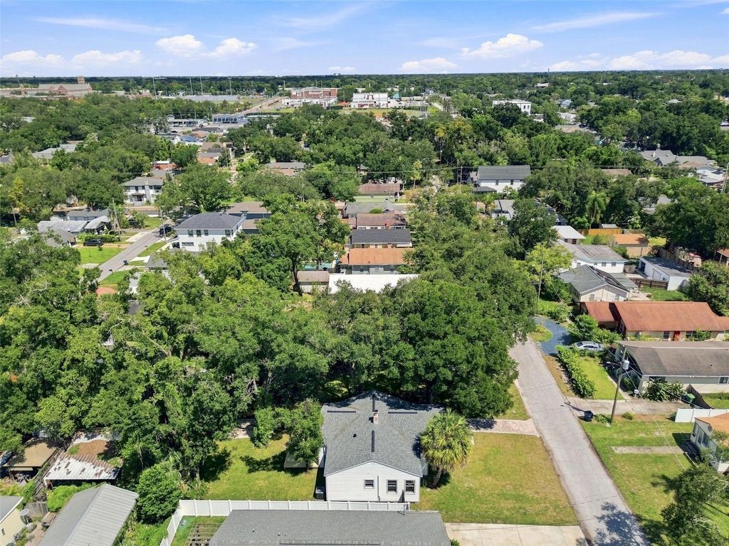 Image 58 of property listing at 315 W HILDA STREET, Tampa, FL 33603