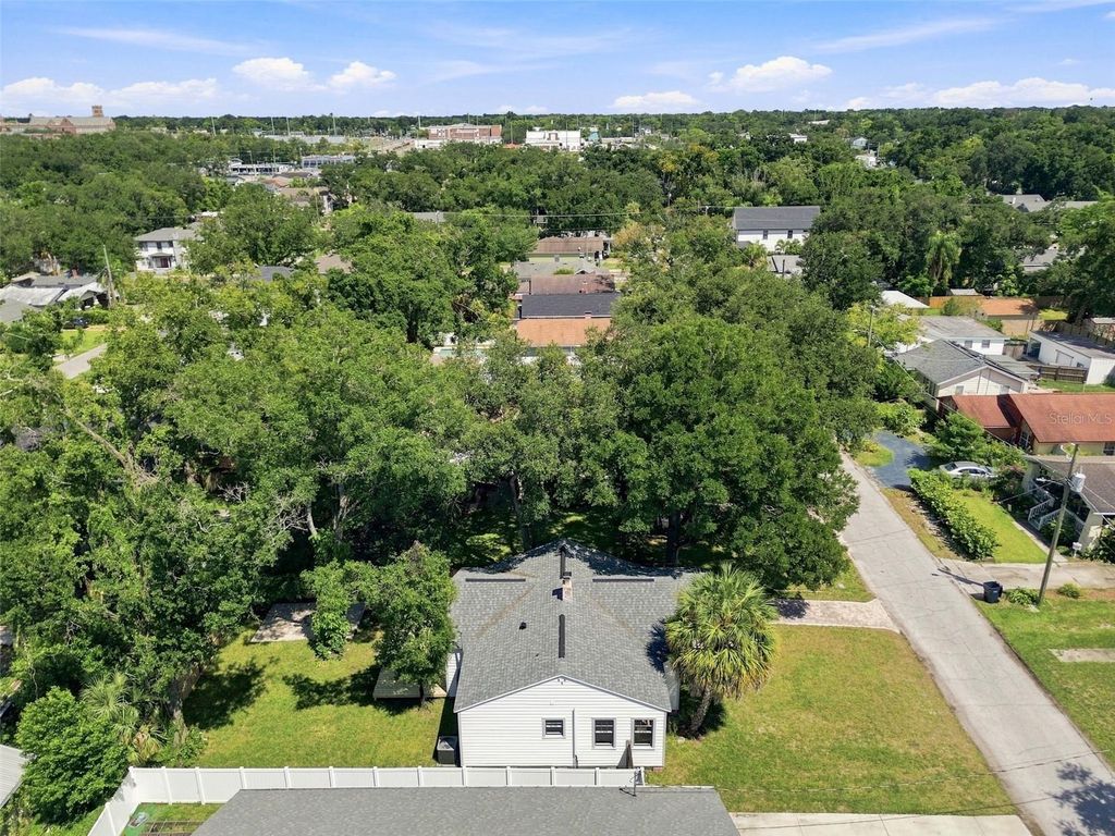 Image 59 of property listing at 315 W HILDA STREET, Tampa, FL 33603