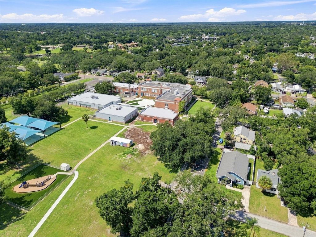 Image 64 of property listing at 315 W HILDA STREET, Tampa, FL 33603