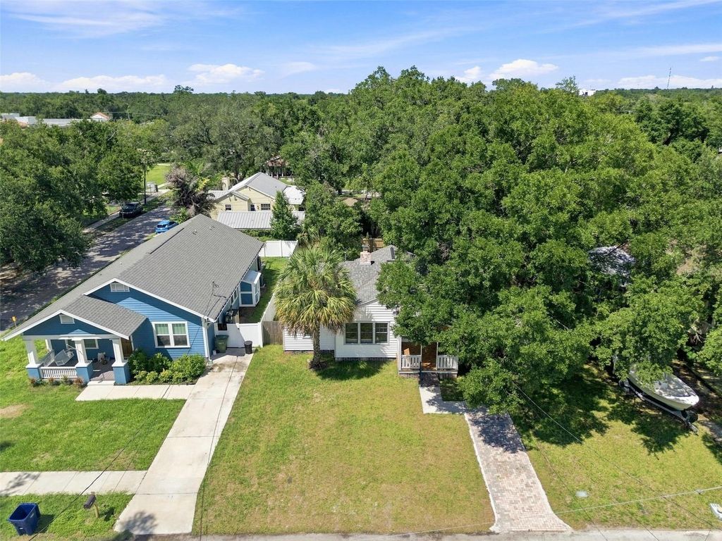 Image 73 of property listing at 315 W HILDA STREET, Tampa, FL 33603
