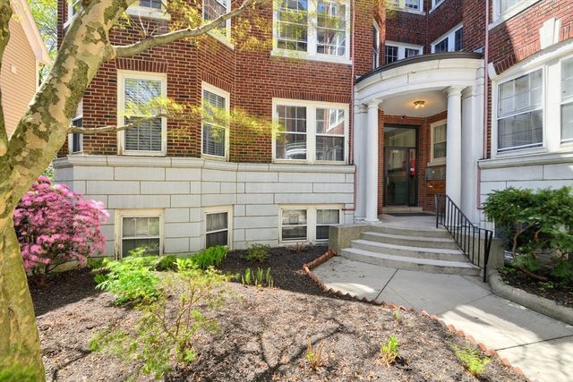 41 Bowdoin Street 28, Cambridge, MA 02138