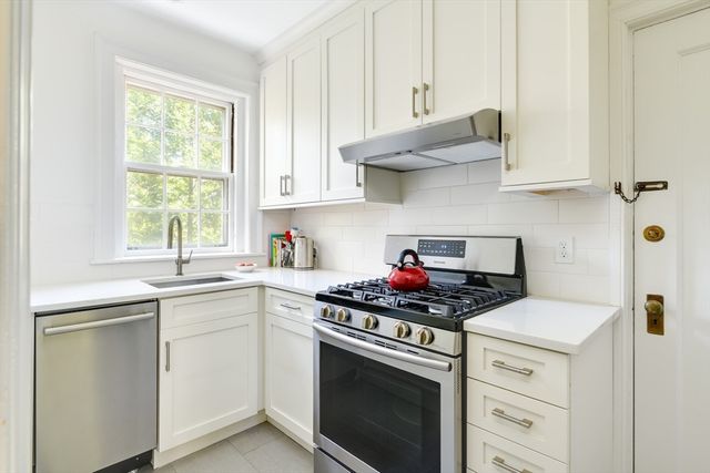 41 Bowdoin Street 28, Cambridge, MA 02138