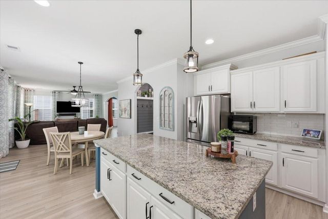 516 Dunswell Drive, Summerville, SC 29486