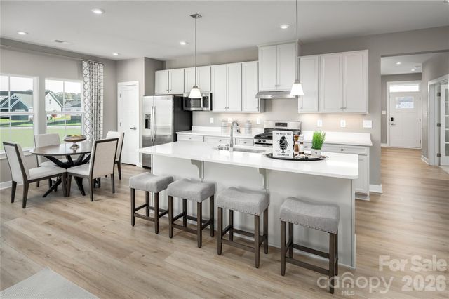 925 Heathway Drive, Charlotte, NC 28213