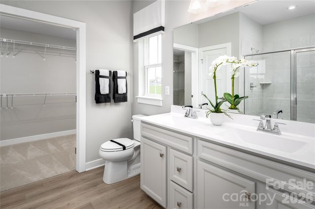 925 Heathway Drive, Charlotte, NC 28213