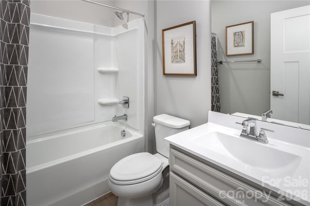 925 Heathway Drive, Charlotte, NC 28213