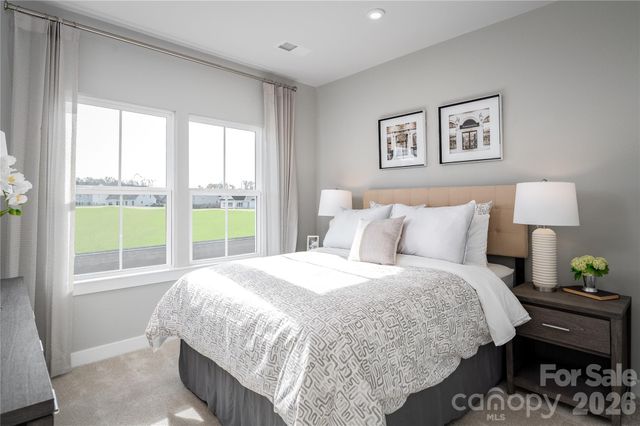 925 Heathway Drive, Charlotte, NC 28213