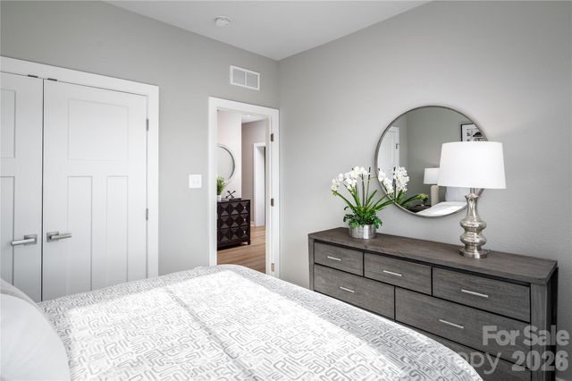 925 Heathway Drive, Charlotte, NC 28213