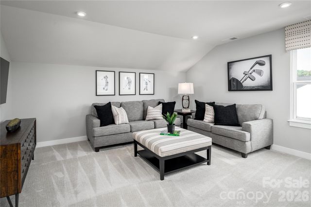 925 Heathway Drive, Charlotte, NC 28213