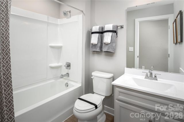 925 Heathway Drive, Charlotte, NC 28213