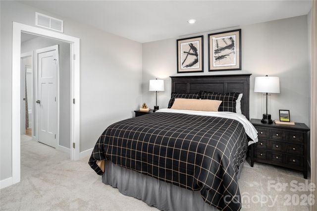 925 Heathway Drive, Charlotte, NC 28213