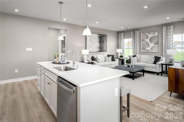 925 Heathway Drive, Charlotte, NC 28213