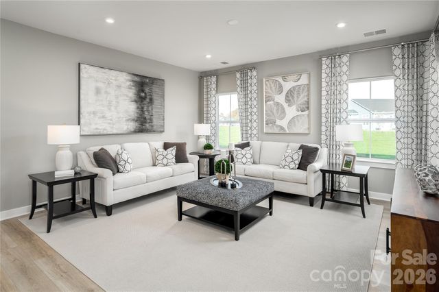 925 Heathway Drive, Charlotte, NC 28213