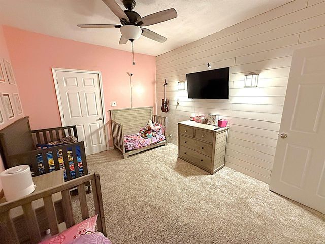 220 N 11th Street, Elwood, IN 46036