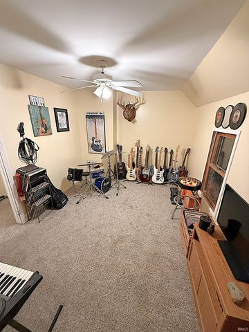 220 N 11th Street, Elwood, IN 46036