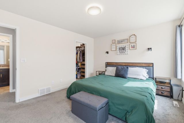 1332 4th Street NW, West Fargo, ND 58078