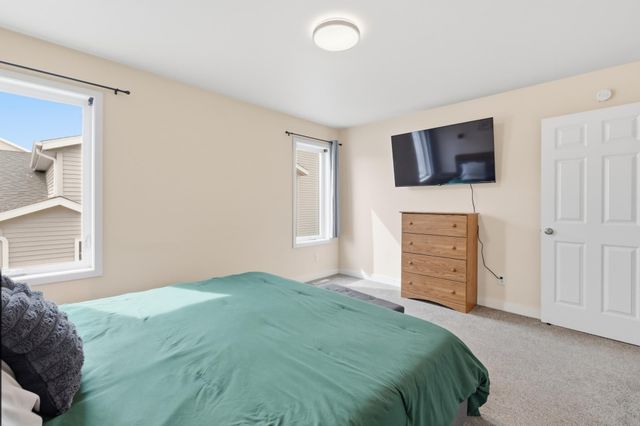 1332 4th Street NW, West Fargo, ND 58078