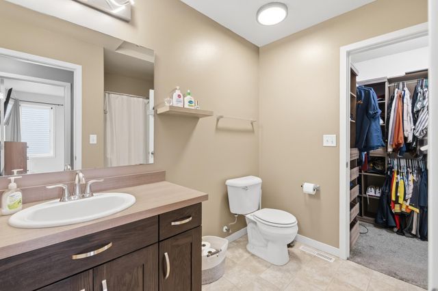 1332 4th Street NW, West Fargo, ND 58078