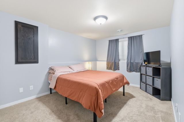 1332 4th Street NW, West Fargo, ND 58078