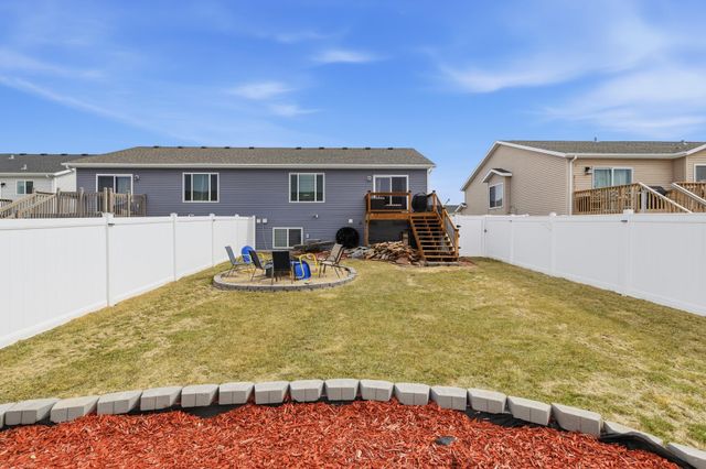 1332 4th Street NW, West Fargo, ND 58078