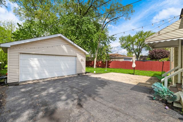 6754 S 78th Avenue, Bridgeview, IL 60455