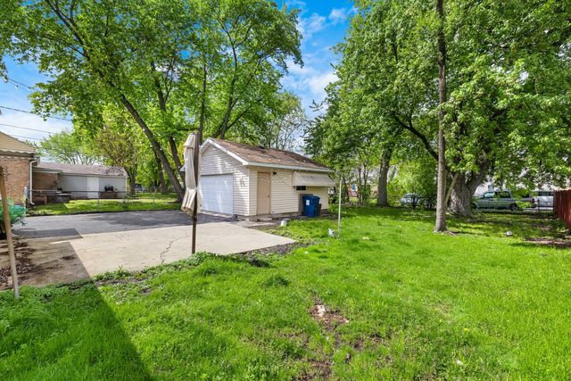 6754 S 78th Avenue, Bridgeview, IL 60455
