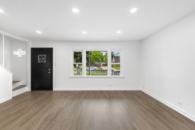 6754 S 78th Avenue, Bridgeview, IL 60455