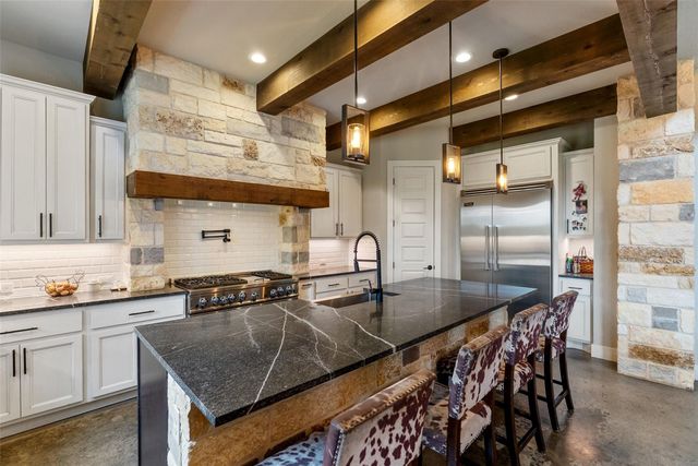 3830 Outback TRL, Spicewood, TX 78669