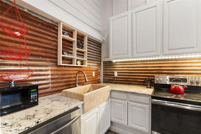 3830 Outback TRL, Spicewood, TX 78669