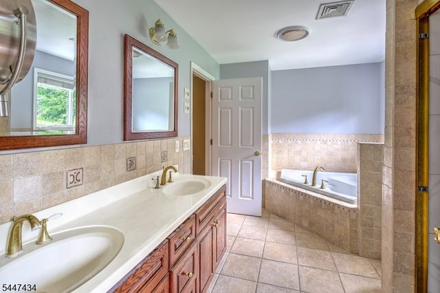 230 Shiloh Rd, Hope Twp., NJ 07825