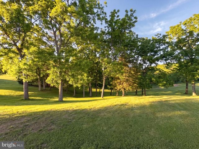 15217 SPARKLIN SPRINGS LN, Airville, PA 17302