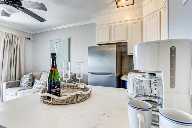 6102 Seawall Boulevard 262, Galveston, TX 77551