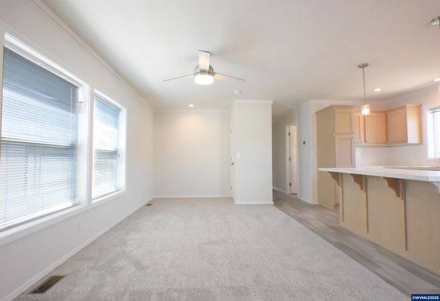 4995 SE Sunnyside Rd W21, Salem, OR 97302