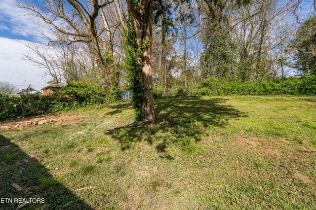 2623 Tecoma Drive, Knoxville, TN 37917
