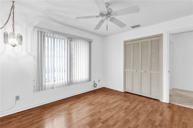 646 Centre Court SW 102, Vero Beach, FL 32962