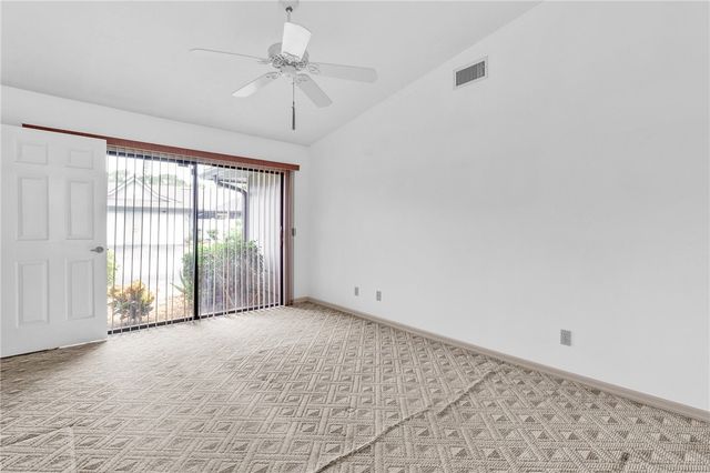 646 Centre Court SW 102, Vero Beach, FL 32962