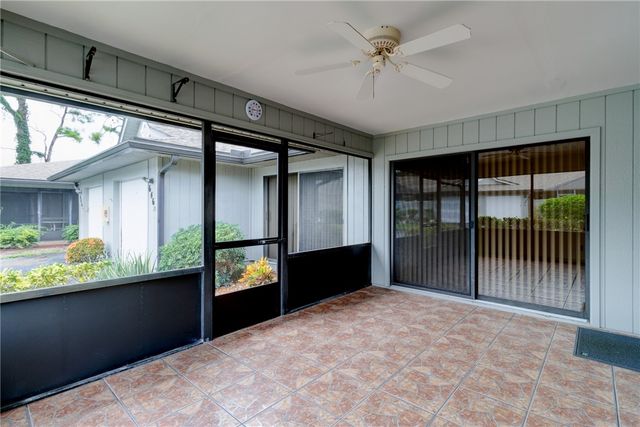 646 Centre Court SW 102, Vero Beach, FL 32962
