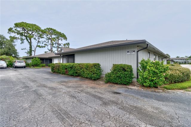 646 Centre Court SW 102, Vero Beach, FL 32962