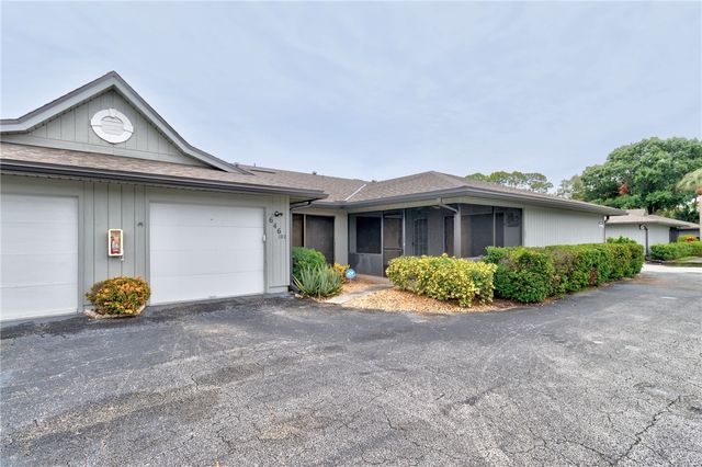 646 Centre Court SW 102, Vero Beach, FL 32962