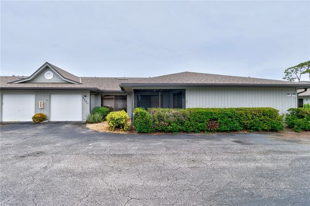 646 Centre Court SW 102, Vero Beach, FL 32962