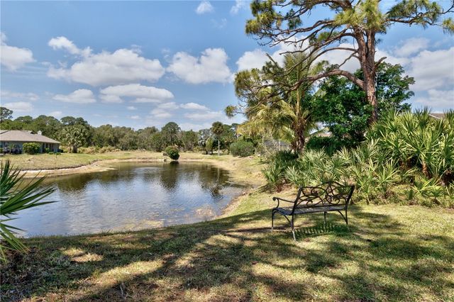 646 Centre Court SW 102, Vero Beach, FL 32962