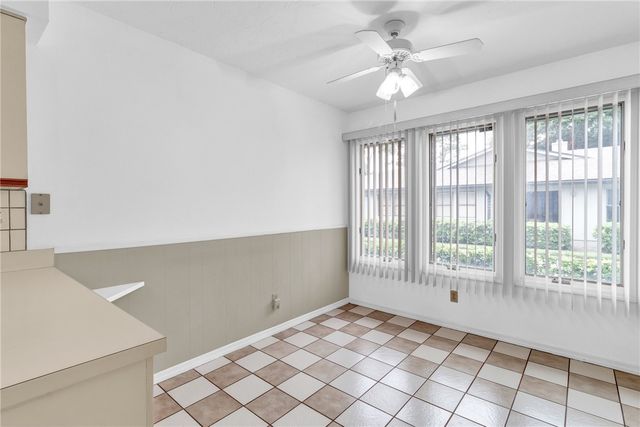 646 Centre Court SW 102, Vero Beach, FL 32962