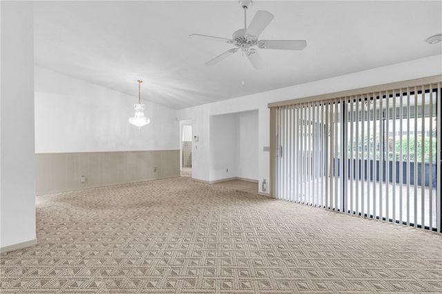 646 Centre Court SW 102, Vero Beach, FL 32962